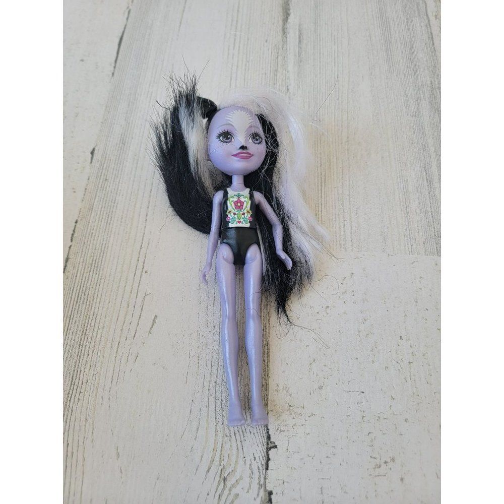 Skunk girl doll Mattel 2016 animal shapeshifter toy figure